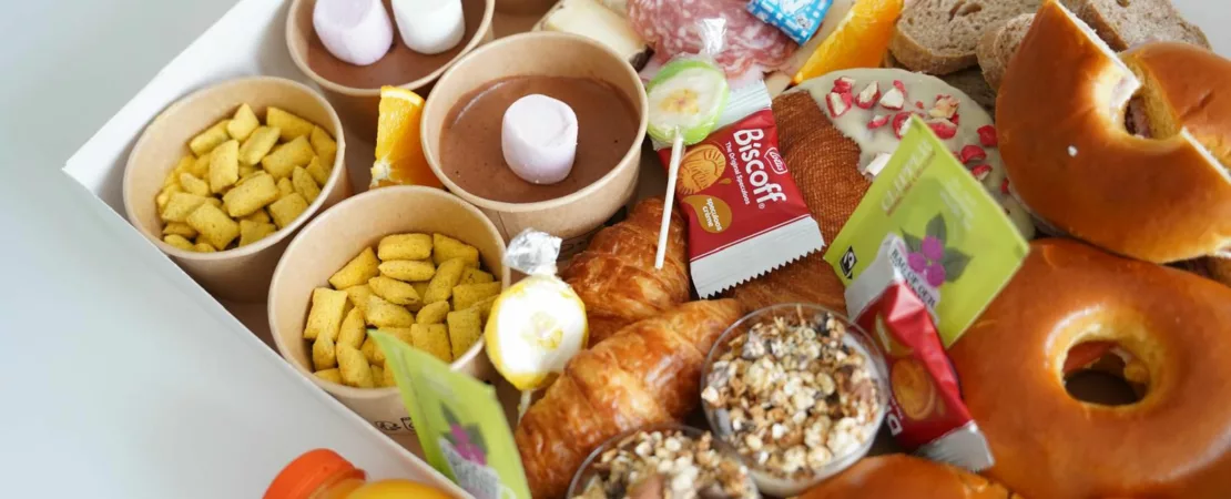 Brunch CocoonBox - Livraison de brunchs à Clermont-Ferrand et agglomération|Contenu de la « Box Brunch Saint-Valentin » Family à 55 €