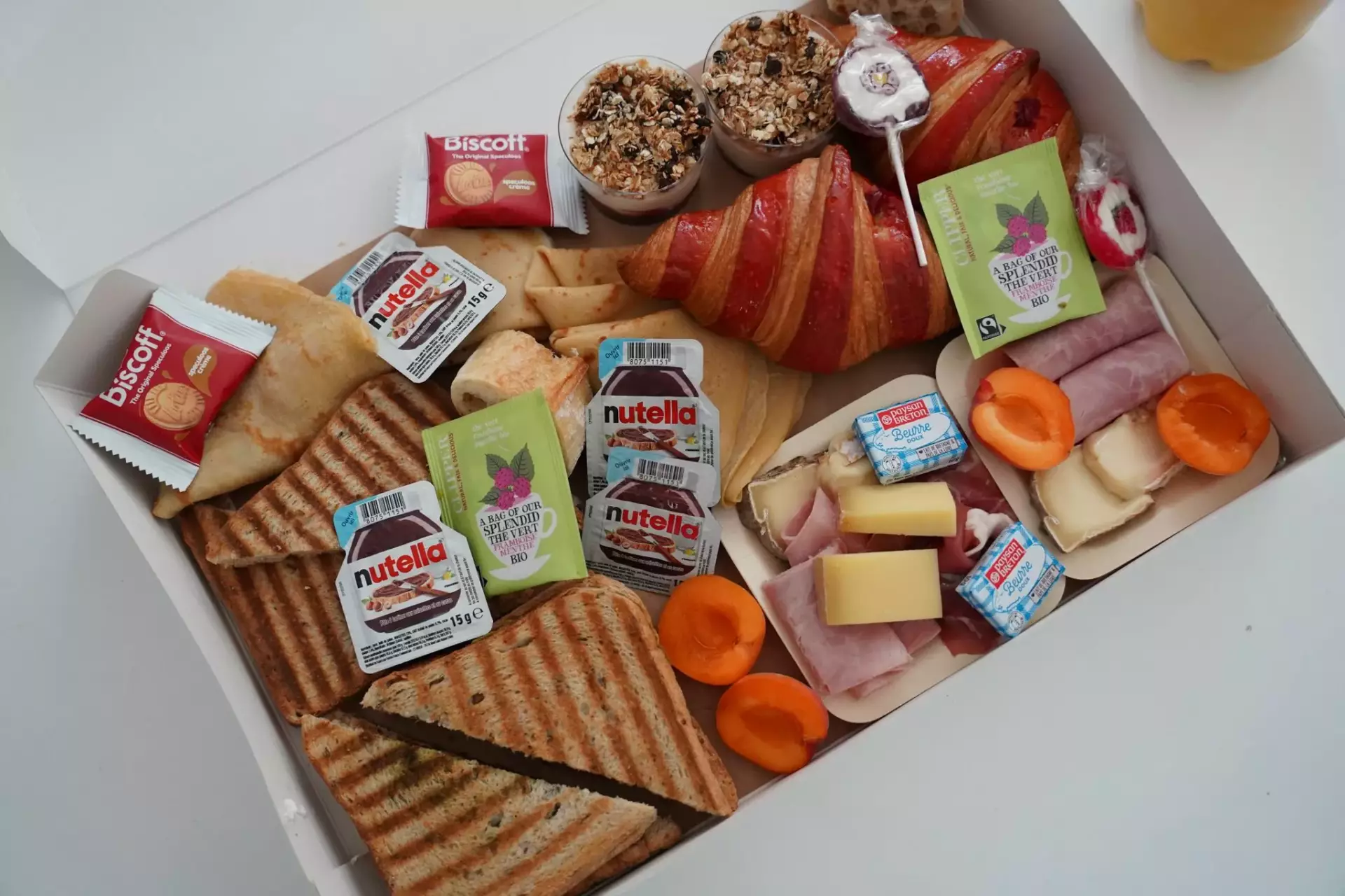 Brunch CocoonBox - Livraison de brunchs à Clermont-Ferrand et agglomération | Contenu de la « Summer Box Brunch » Family à 55 €