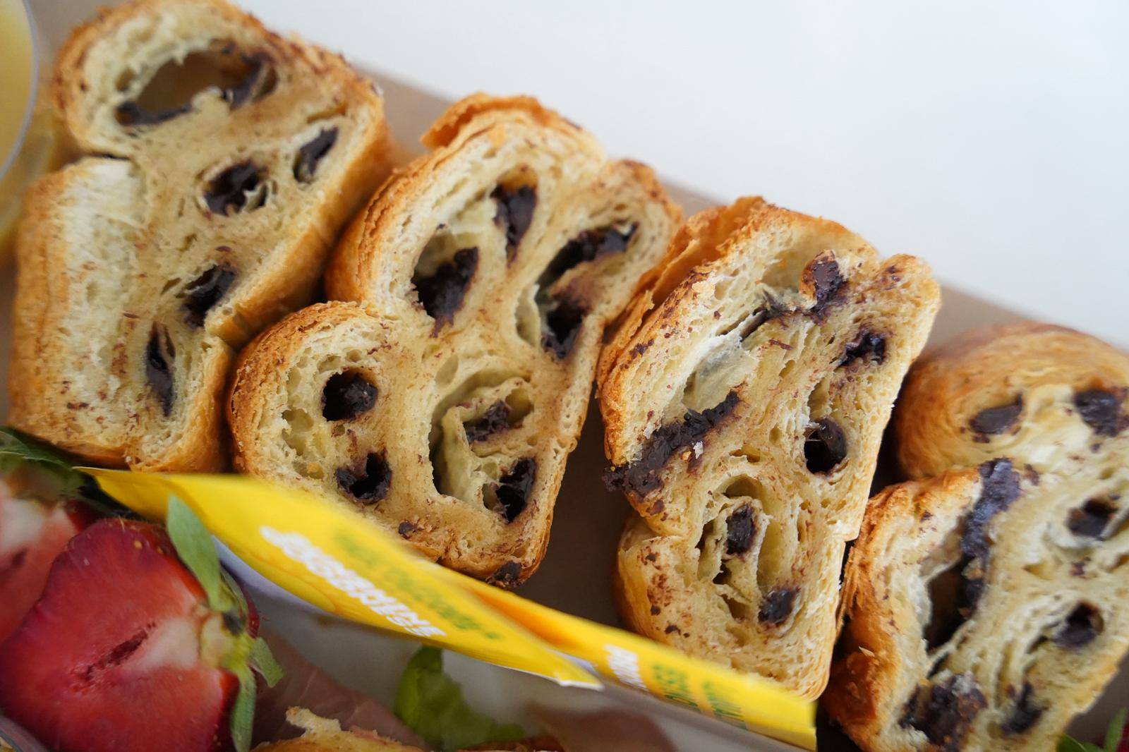 Brunch CocoonBox - Livraison de brunchs à Clermont-Ferrand et agglomération | Contenu de la Box Brunch « Évasion Gourmande » Family à 53 €