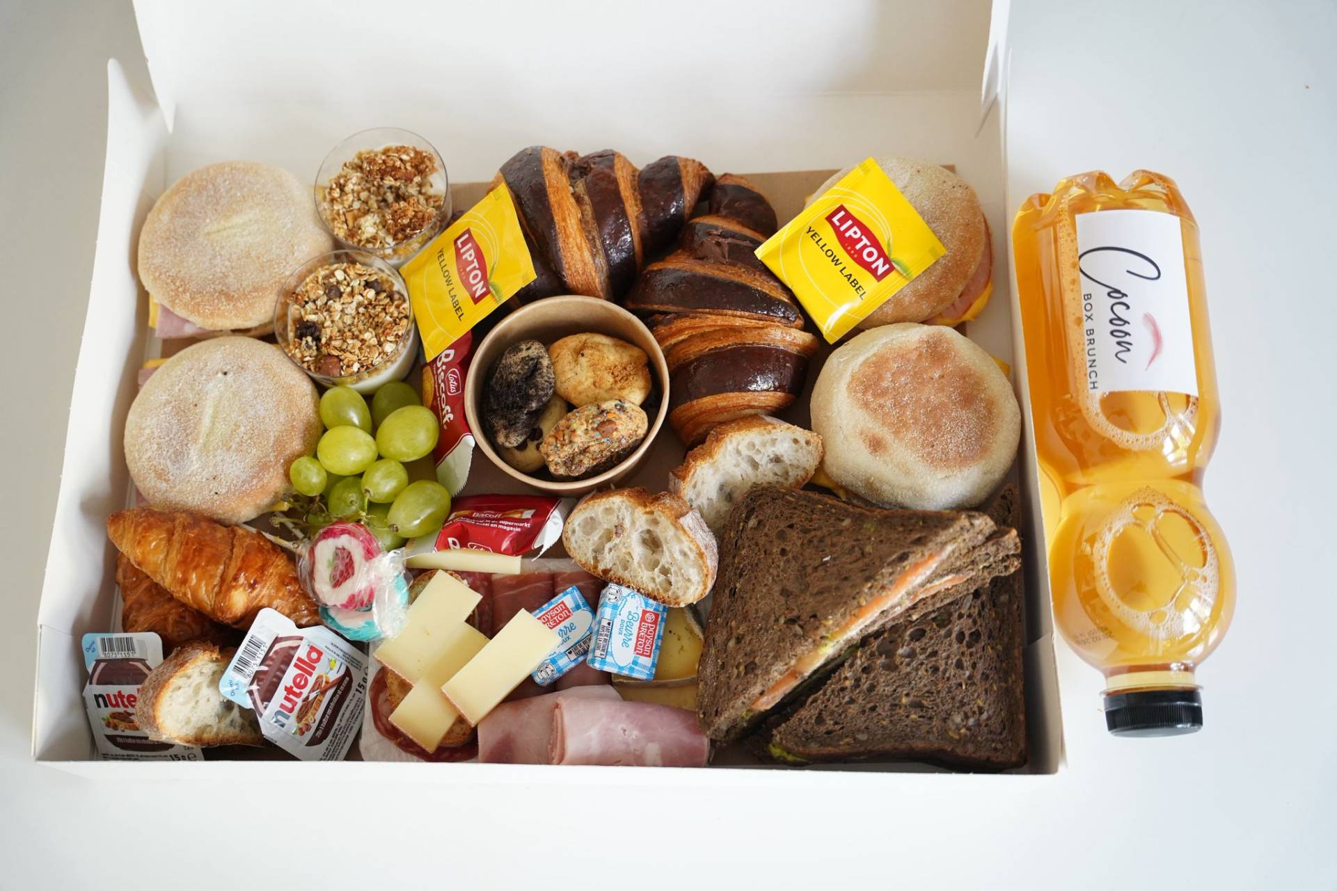 Brunch CocoonBox - Livraison de brunchs à Clermont-Ferrand et agglomération | Contenu de la Box Brunch « Les P’tits Plaisirs » Family à 53 €