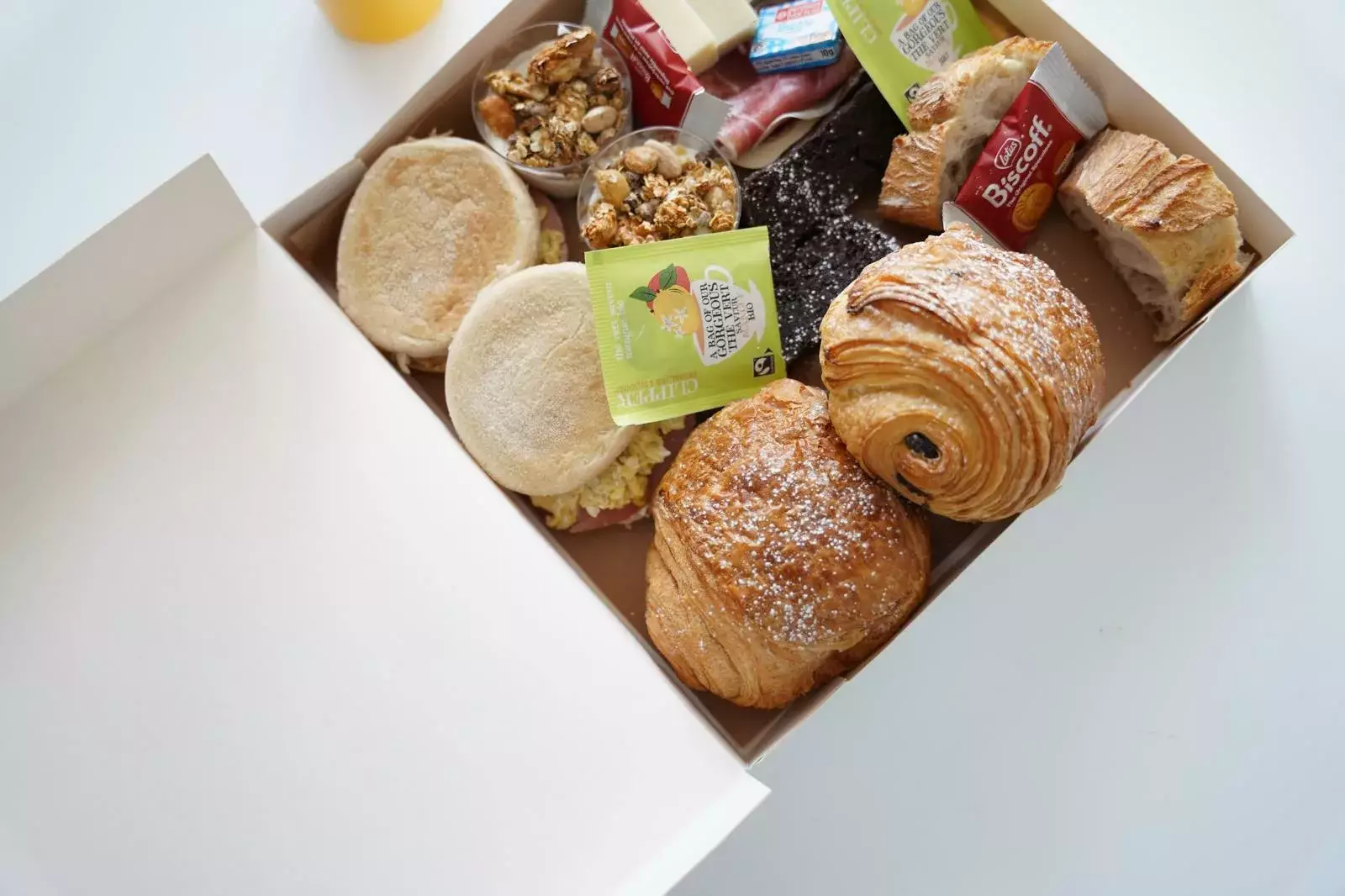Brunch CocoonBox - Livraison de brunchs à Clermont-Ferrand et agglomération | Contenu de la « Spring Box Brunch » Solo à 29 €