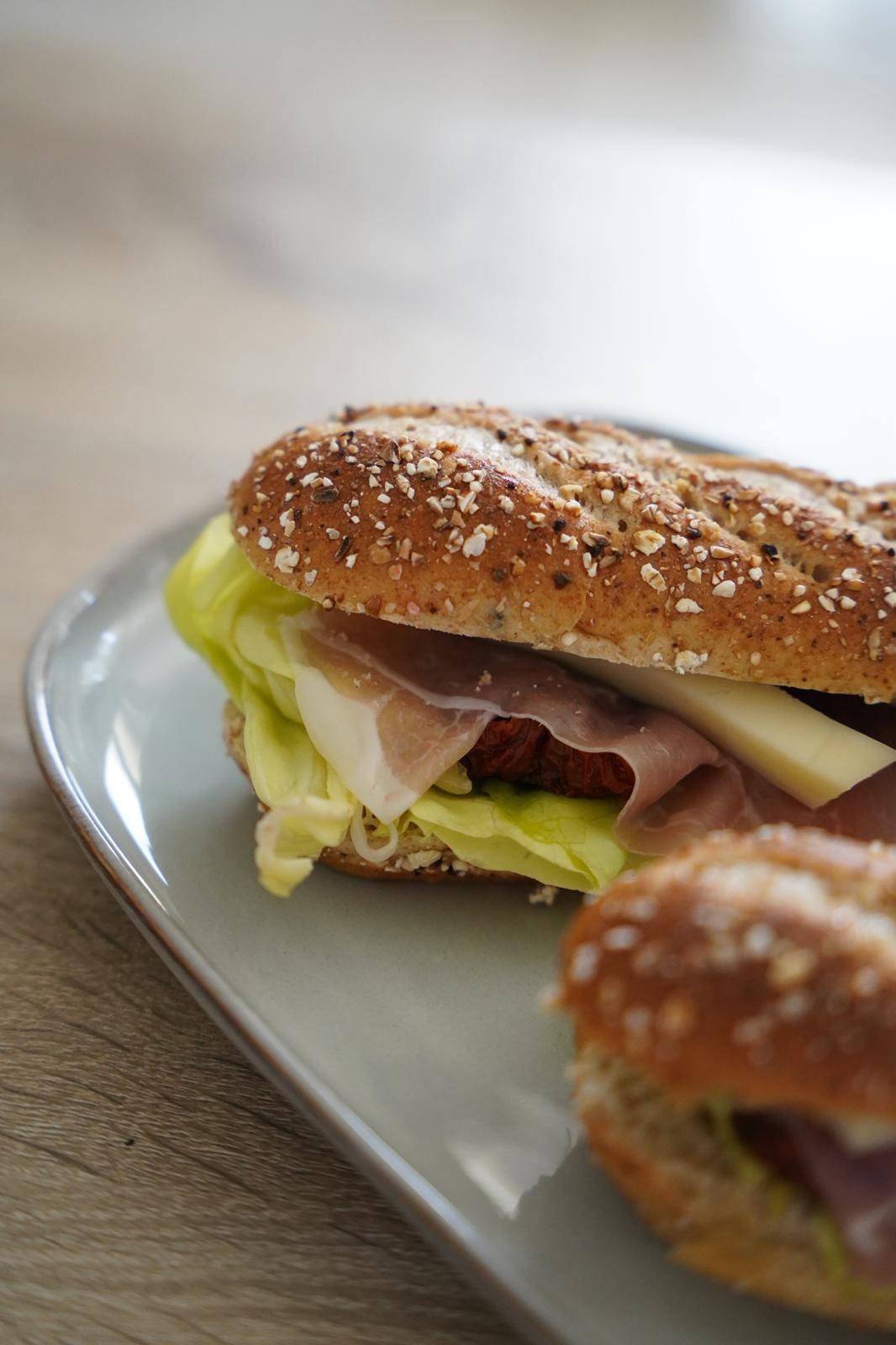Brunch CocoonBox - Livraison de brunchs à Clermont-Ferrand et agglomération | Contenu de la Box Brunch « Évasion Gourmande » Duo à 43 €