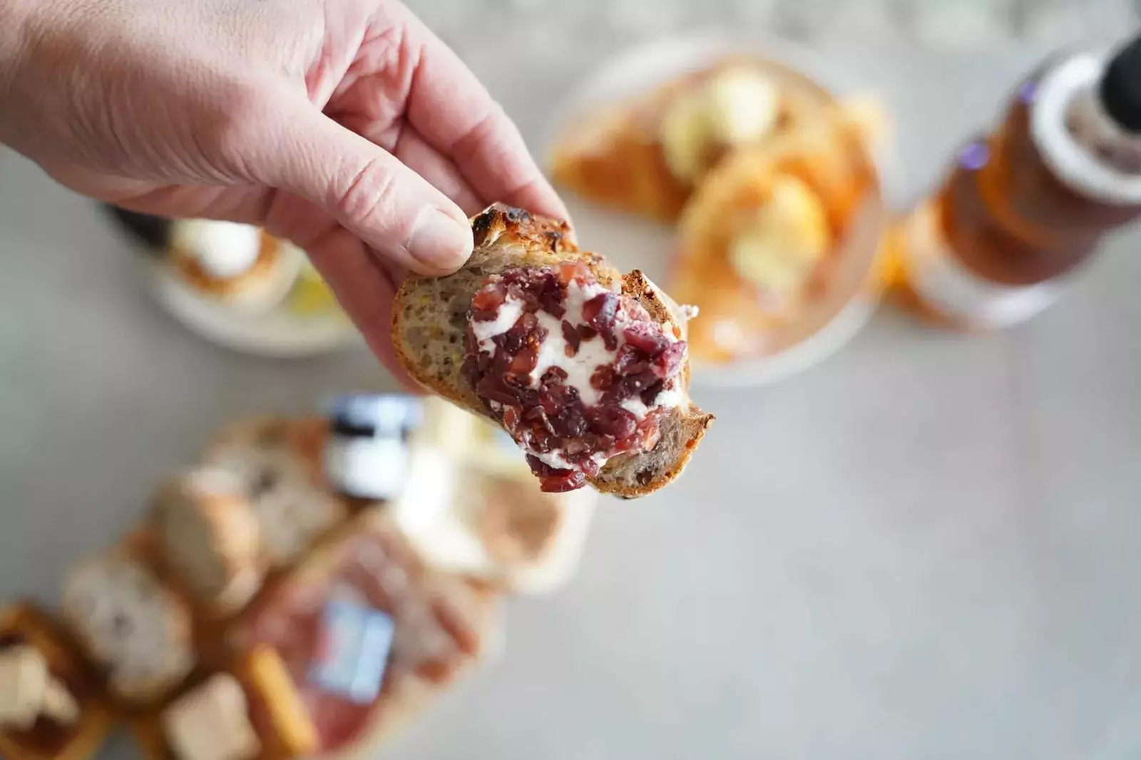 Brunch CocoonBox - Livraison de brunchs à Clermont-Ferrand et agglomération | Contenu de la « Christmas Box Brunch » Solo à 27 €