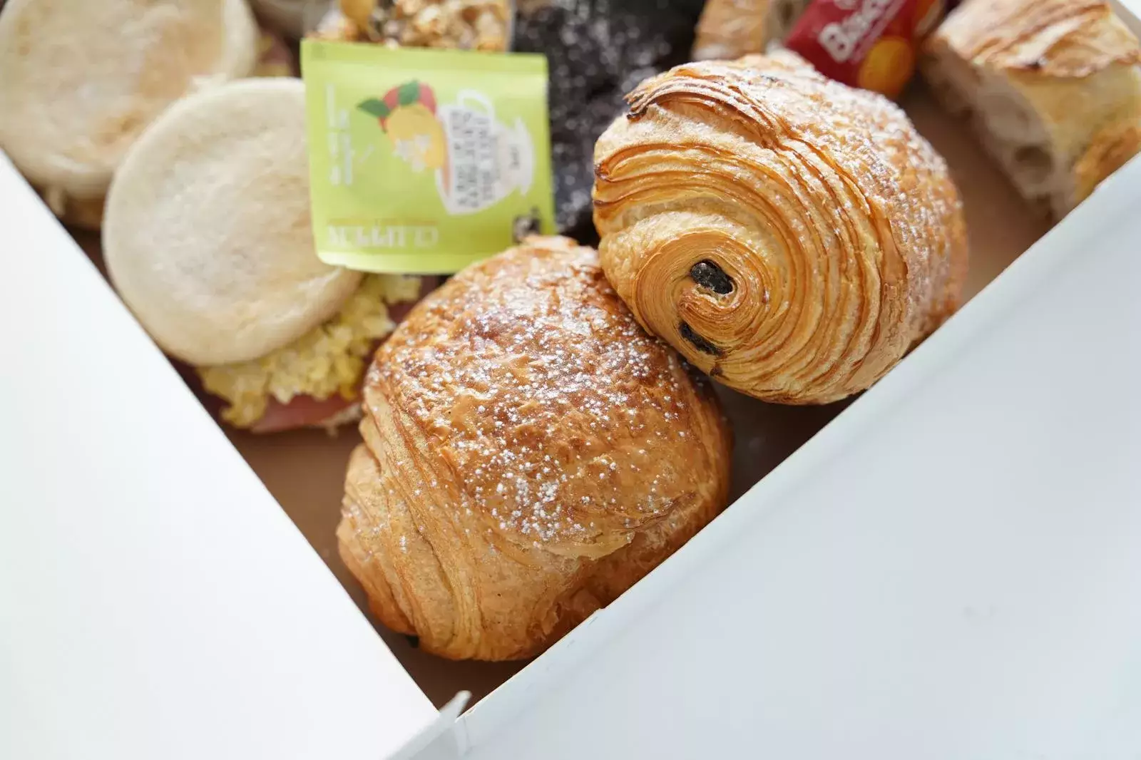 Brunch CocoonBox - Livraison de brunchs à Clermont-Ferrand et agglomération | Contenu de la « Spring Box Brunch » Solo à 29 €