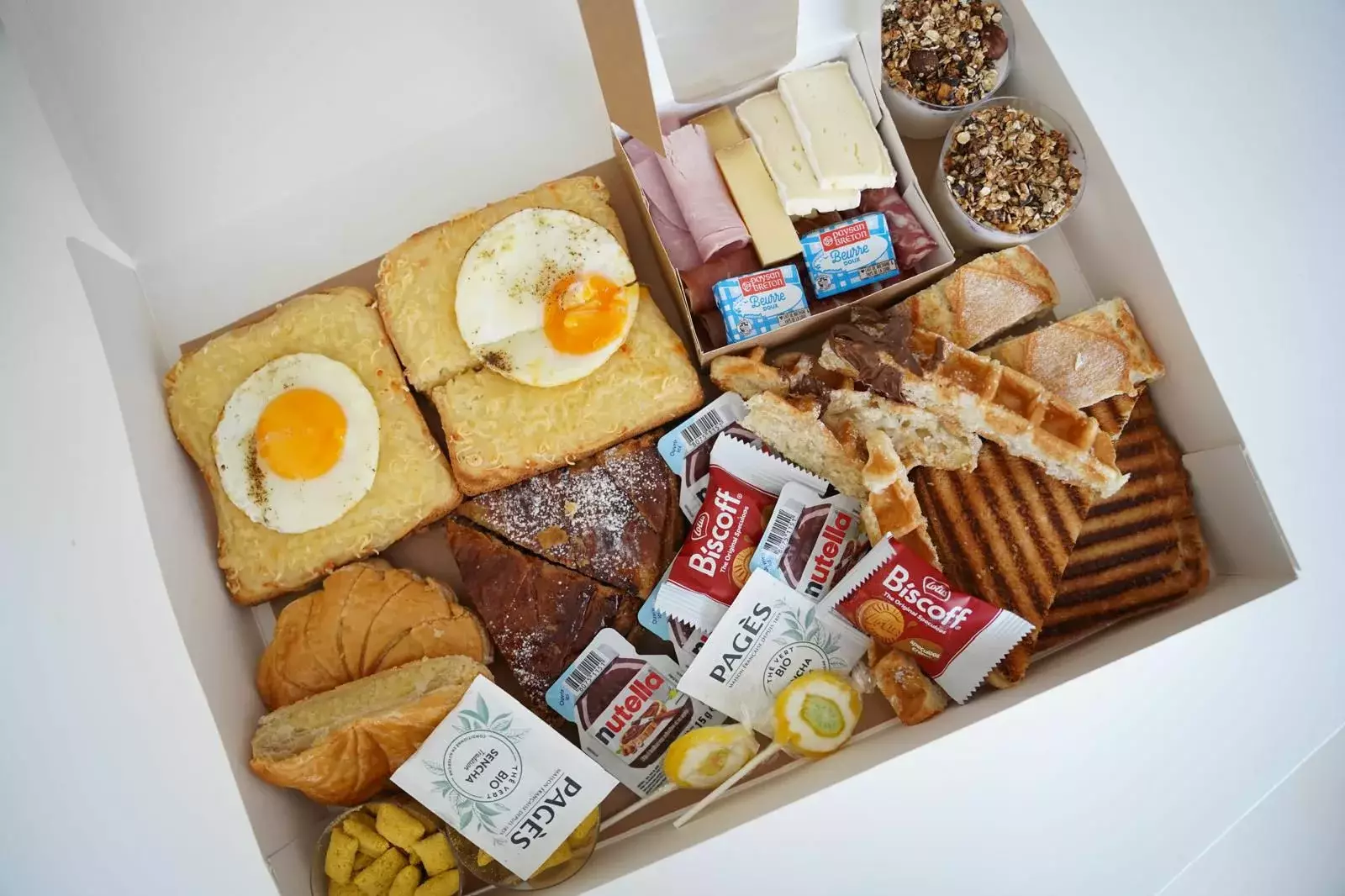 Brunch CocoonBox - Livraison de brunchs à Clermont-Ferrand et agglomération | Contenu de la « Box Brunch Royale » Family à 53 €