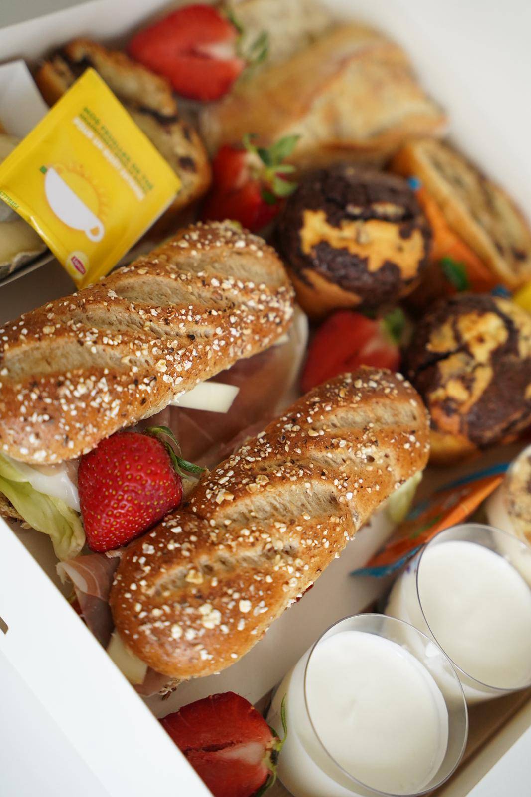 Brunch CocoonBox - Livraison de brunchs à Clermont-Ferrand et agglomération | Contenu de la Box Brunch « Évasion Gourmande » Solo à 27 €