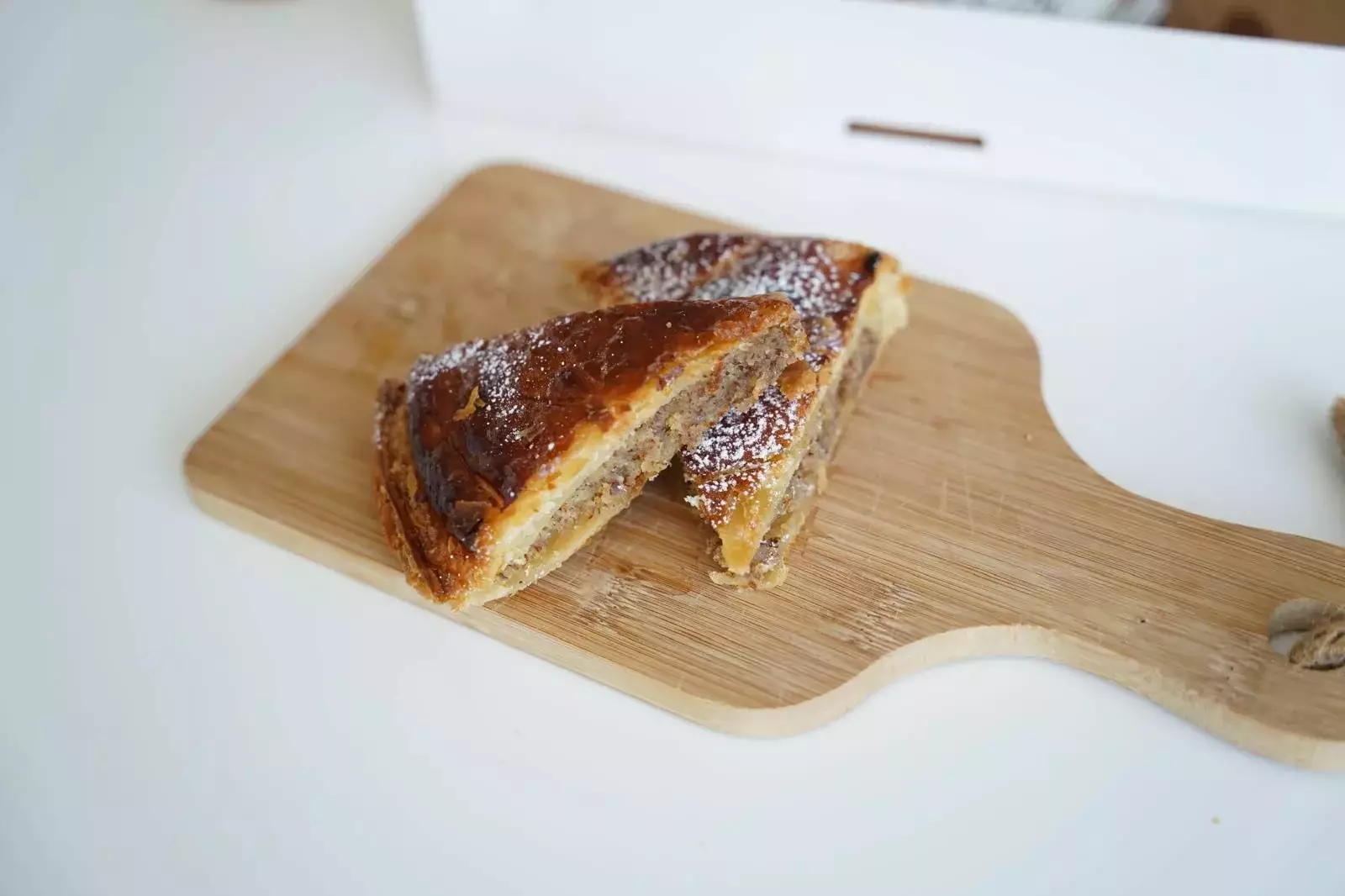 Brunch CocoonBox - Livraison de brunchs à Clermont-Ferrand et agglomération | Contenu de la « Box Brunch Royale » Family à 53 €