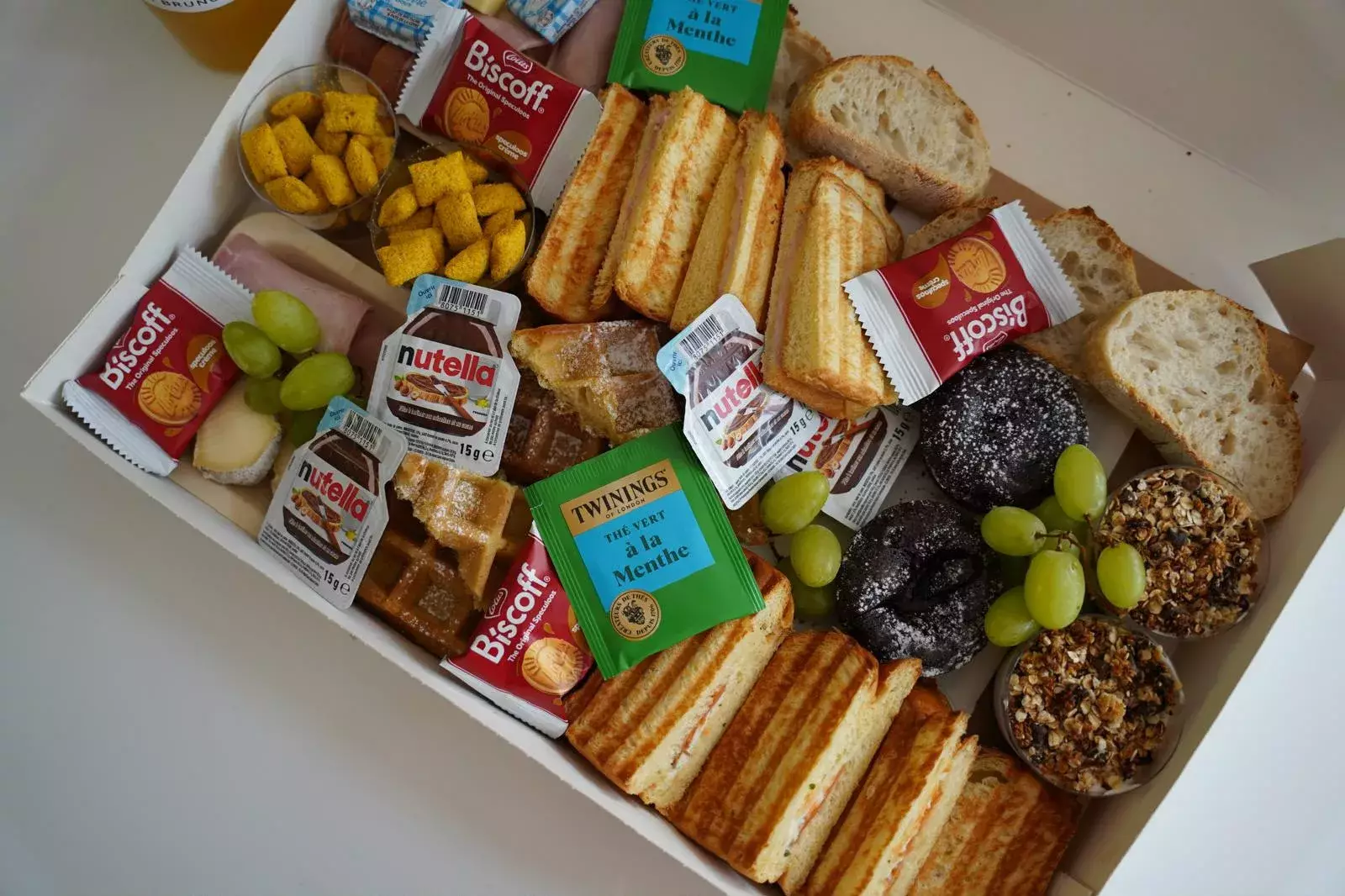 Brunch CocoonBox - Livraison de brunchs à Clermont-Ferrand et agglomération | Contenu de la « Sunny Box Brunch » Family à 55 €