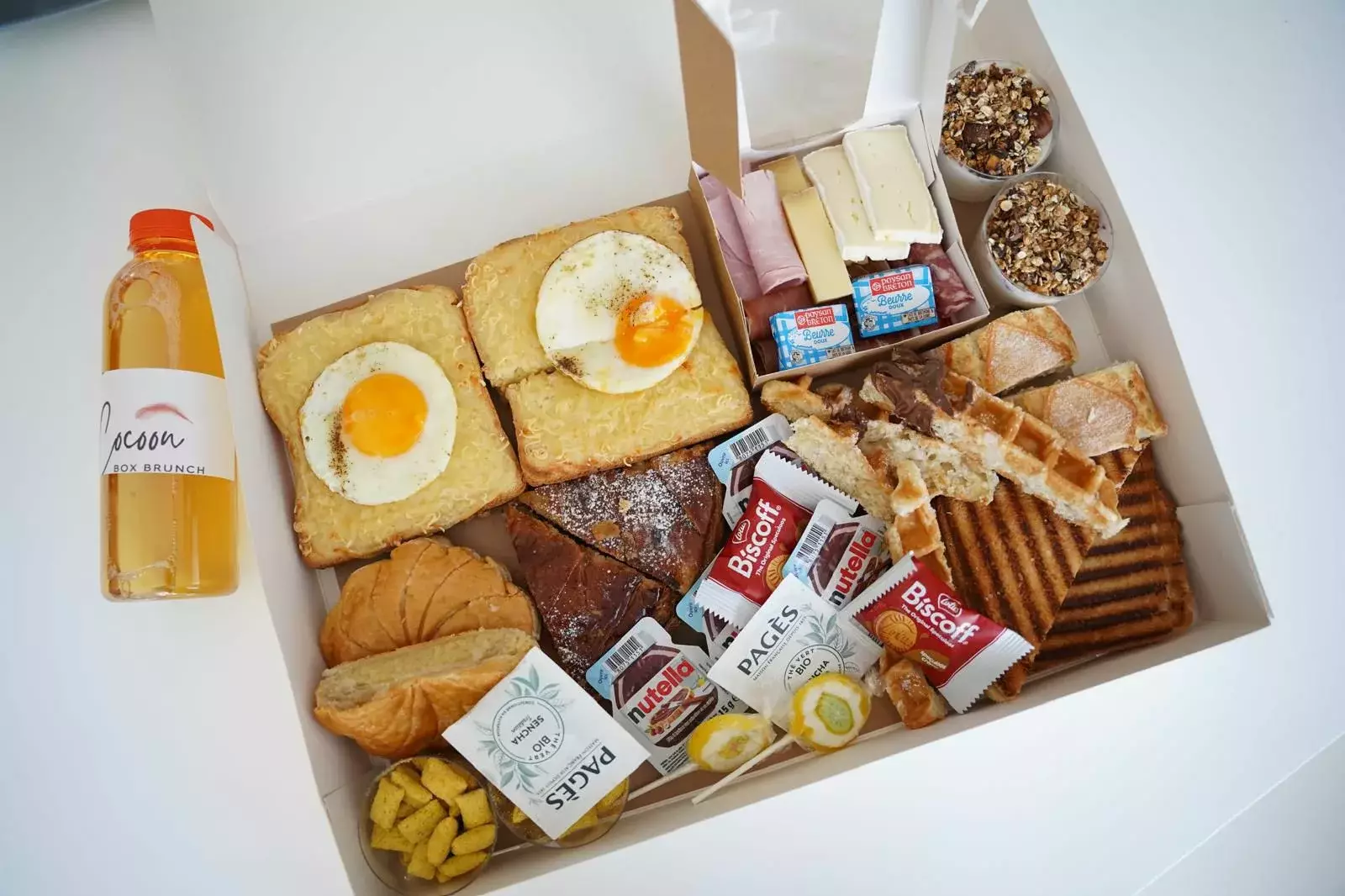 Brunch CocoonBox - Livraison de brunchs à Clermont-Ferrand et agglomération | Contenu de la « Box Brunch Royale » Family à 53 €