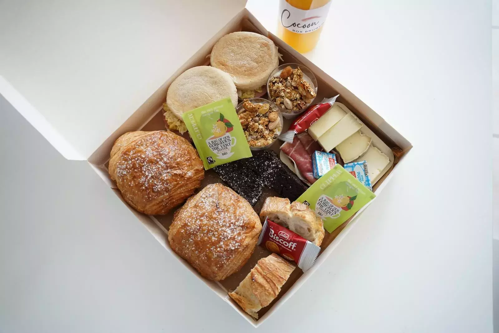 Brunch CocoonBox - Livraison de brunchs à Clermont-Ferrand et agglomération | Contenu de la « Spring Box Brunch » Solo à 29 €