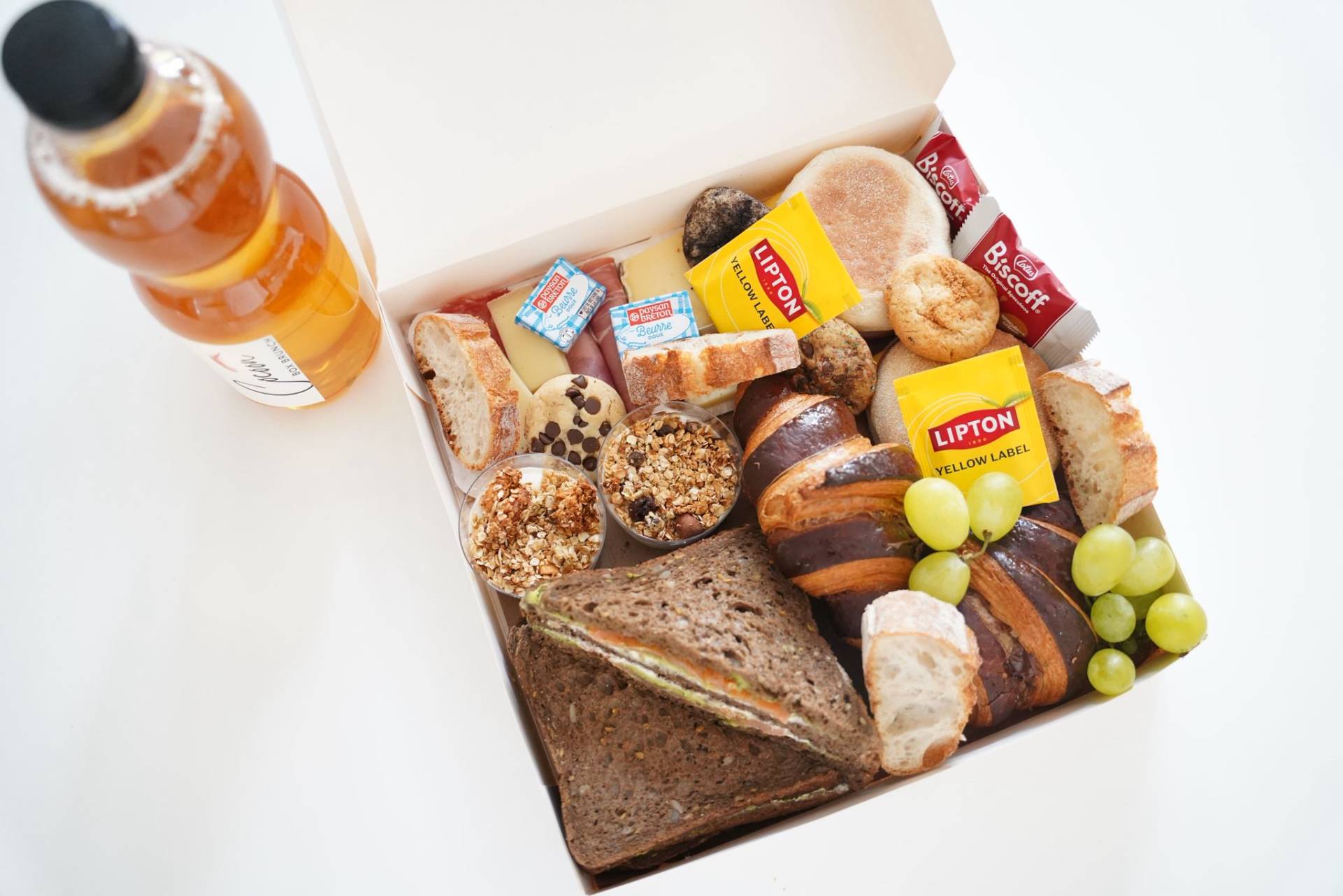 Brunch CocoonBox - Livraison de brunchs à Clermont-Ferrand et agglomération | Contenu de la Box Brunch « Les P’tits Plaisirs » Duo à 43 €