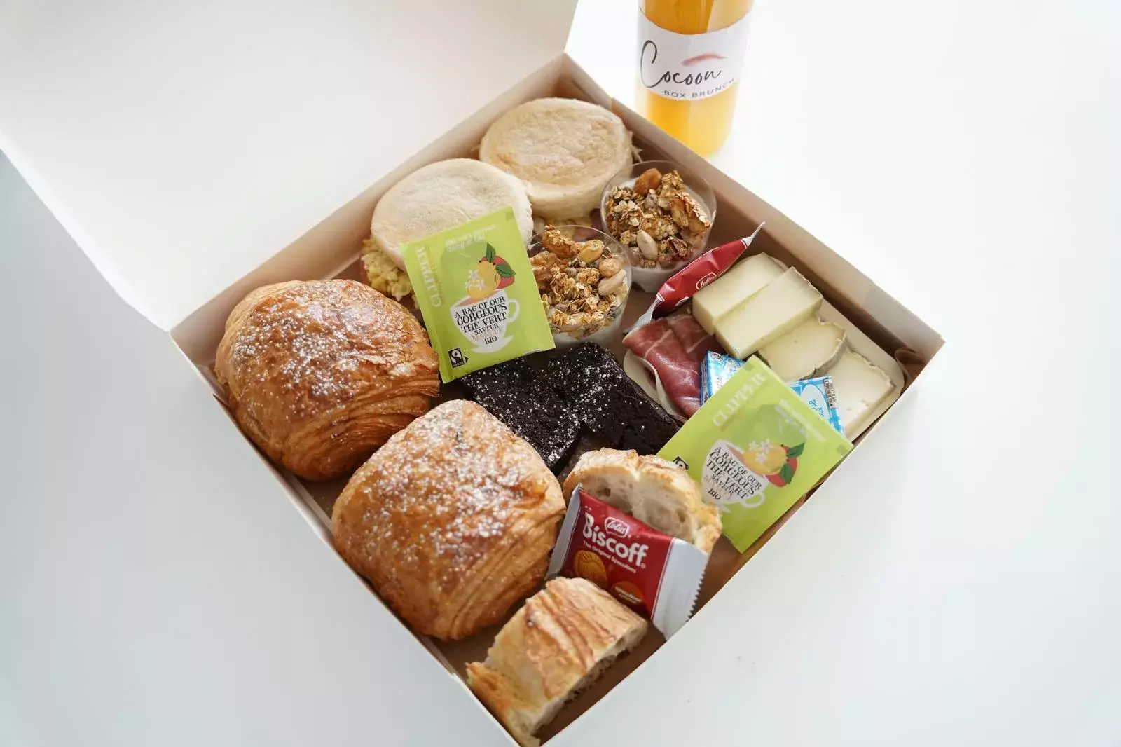 Brunch CocoonBox - Livraison de brunchs à Clermont-Ferrand et agglomération | Contenu de la « Spring Box Brunch » Solo à 29 €