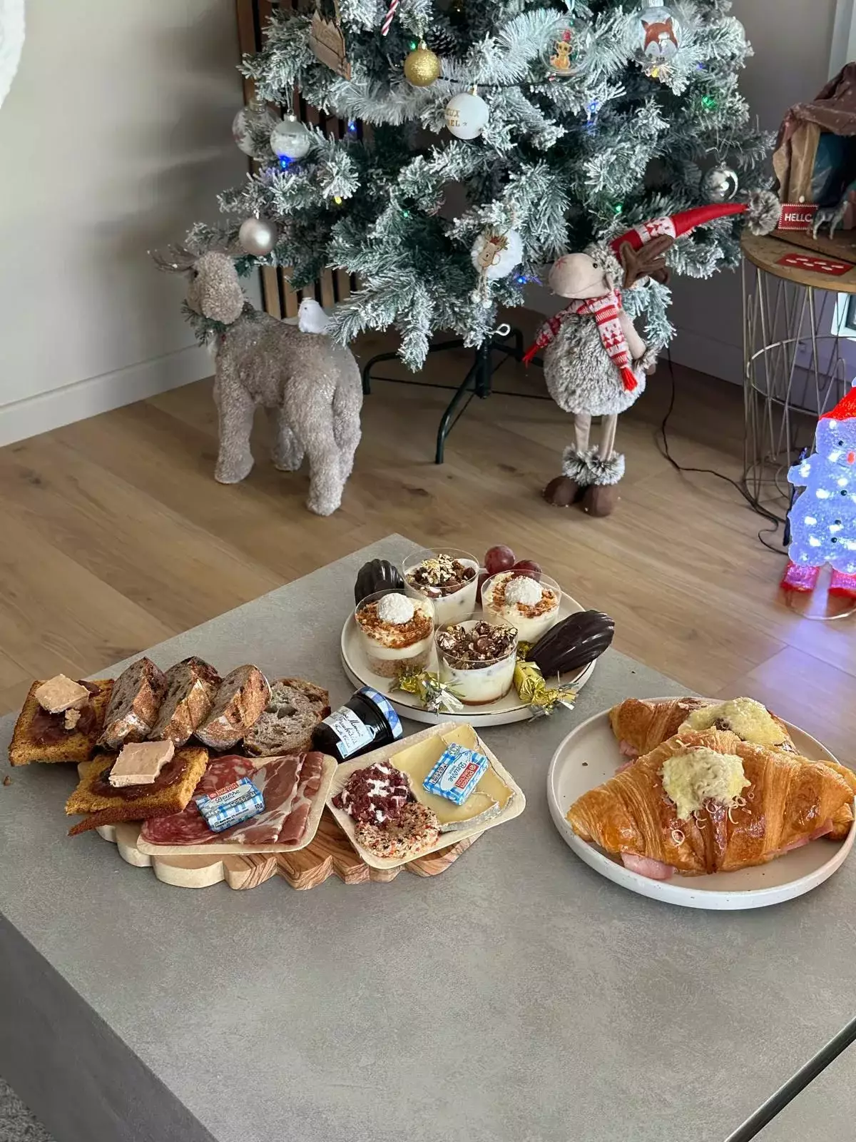 Brunch CocoonBox - Livraison de brunchs à Clermont-Ferrand et agglomération | Contenu de la « Christmas Box Brunch » Family à 53 €