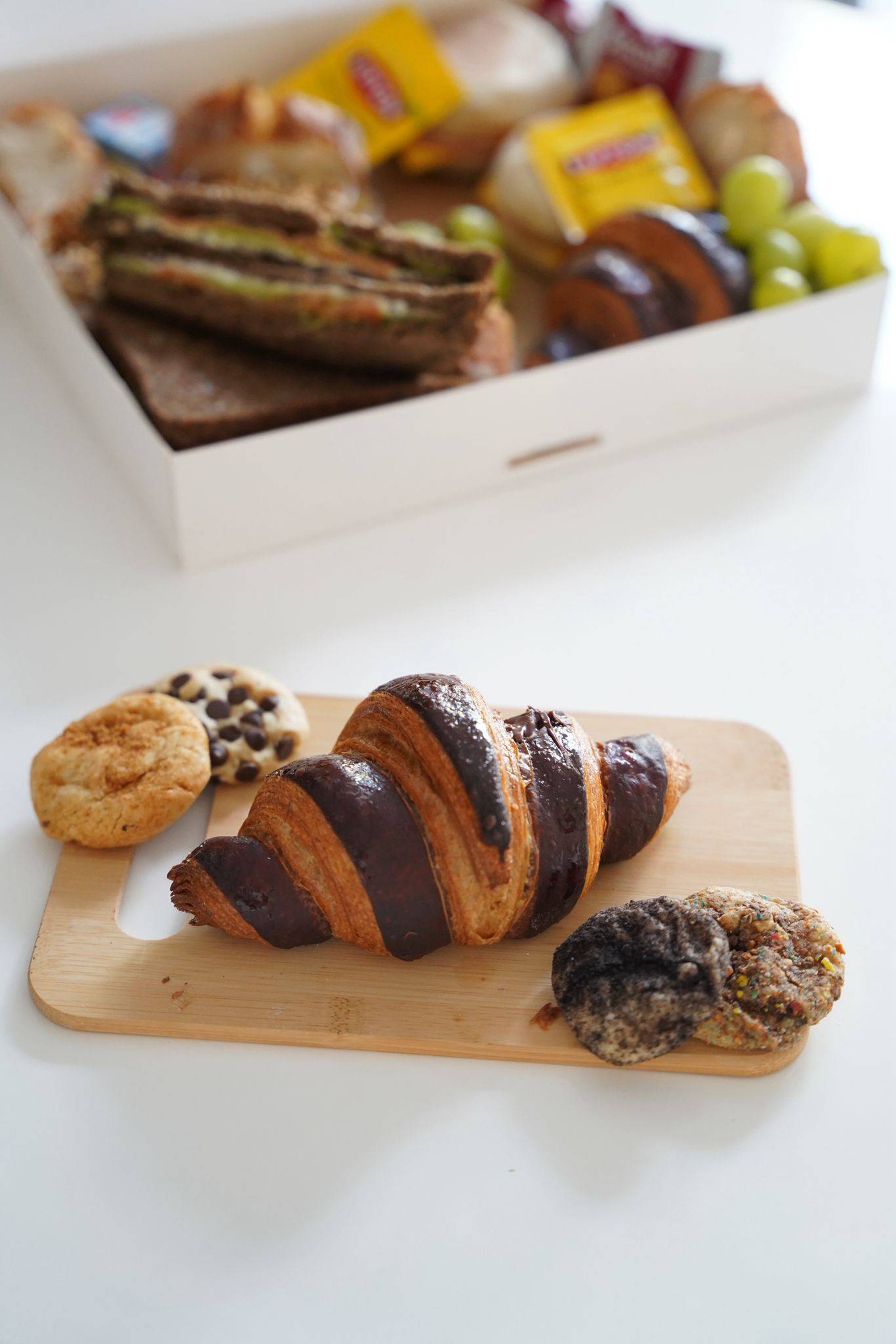 Brunch CocoonBox - Livraison de brunchs à Clermont-Ferrand et agglomération | Contenu de la Box Brunch « Les P’tits Plaisirs » Solo à 27 €