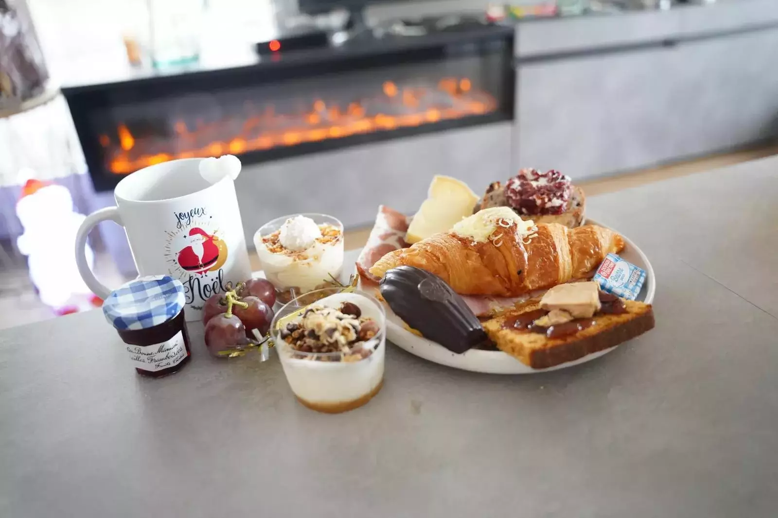 Brunch CocoonBox - Livraison de brunchs à Clermont-Ferrand et agglomération | Contenu de la « Christmas Box Brunch » Solo à 27 €
